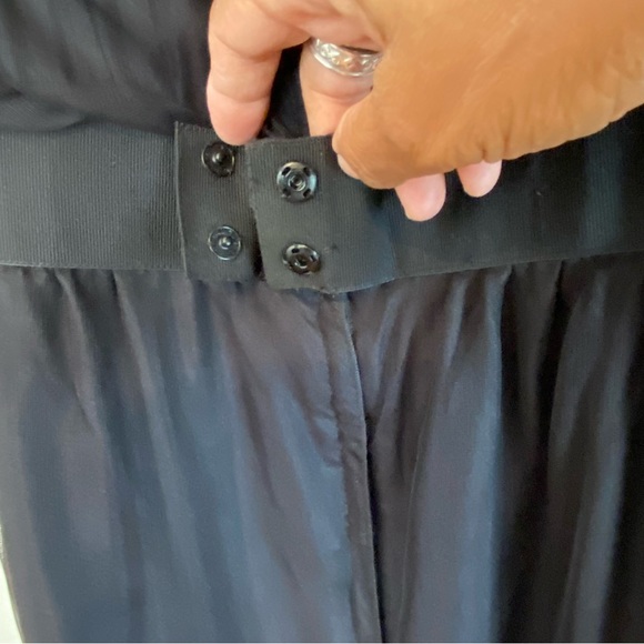 Dolce & Gabbana 100% Silk Black Midi with Ruffled Capped Sleeves size 44 - Picture 11 of 17